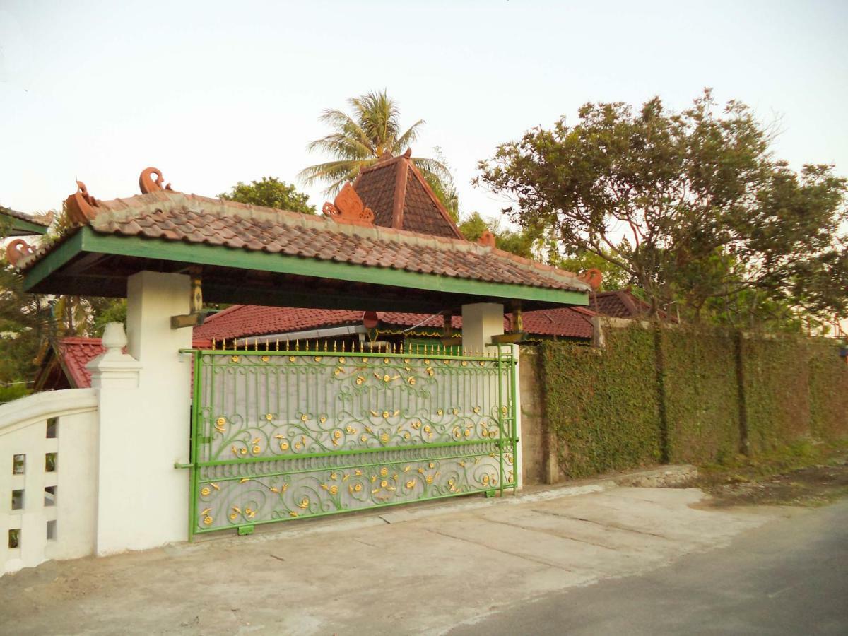 Joglo Yudhistira Villa Sleman  Ngoại thất bức ảnh