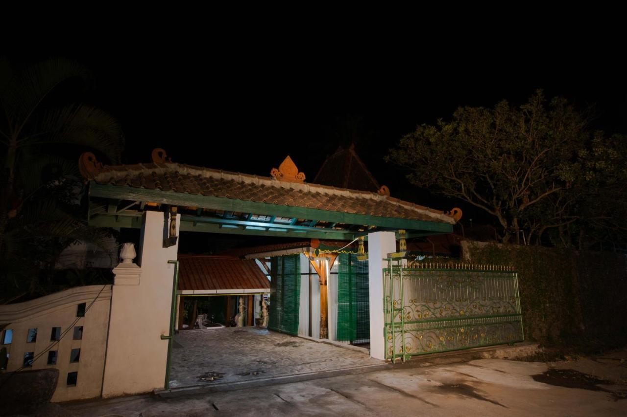 Joglo Yudhistira Villa Sleman  Ngoại thất bức ảnh